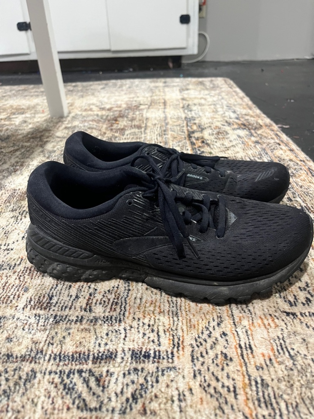 Brooks Adrenaline Guiderails Triple Black Size 9.5  Running Athletic Shoes